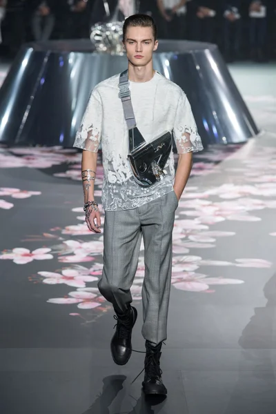 Look 4